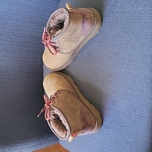 Kid's Ugg boots.  Size 4.